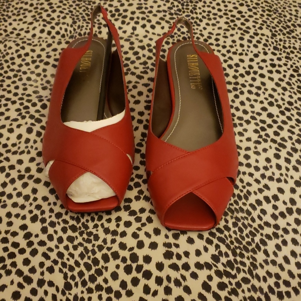 11XW Red Silhouettes Flats